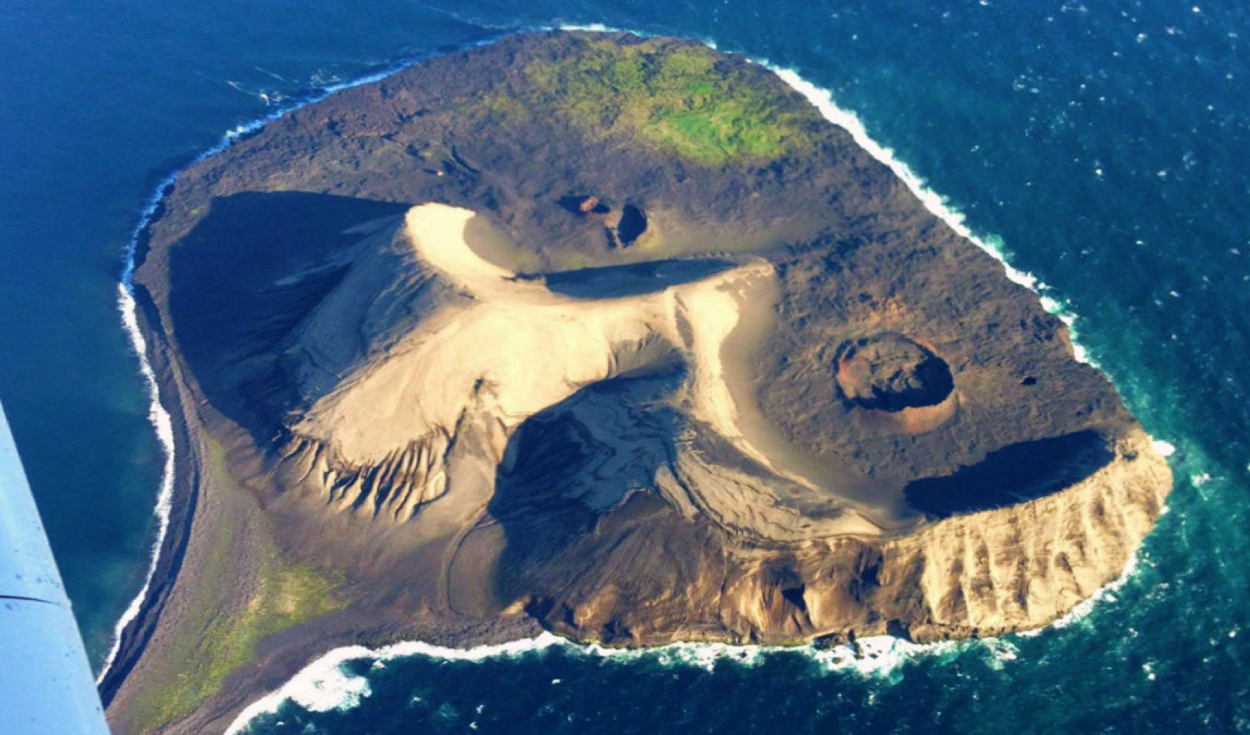Apareció de la nada en 1963 y quedó aislada de los humanos: una isla funciona como laboratorio natural para observar cómo inicia la vida desde cero